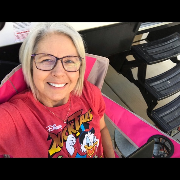 Meet your Posher, Lori - Picture 1 of 1